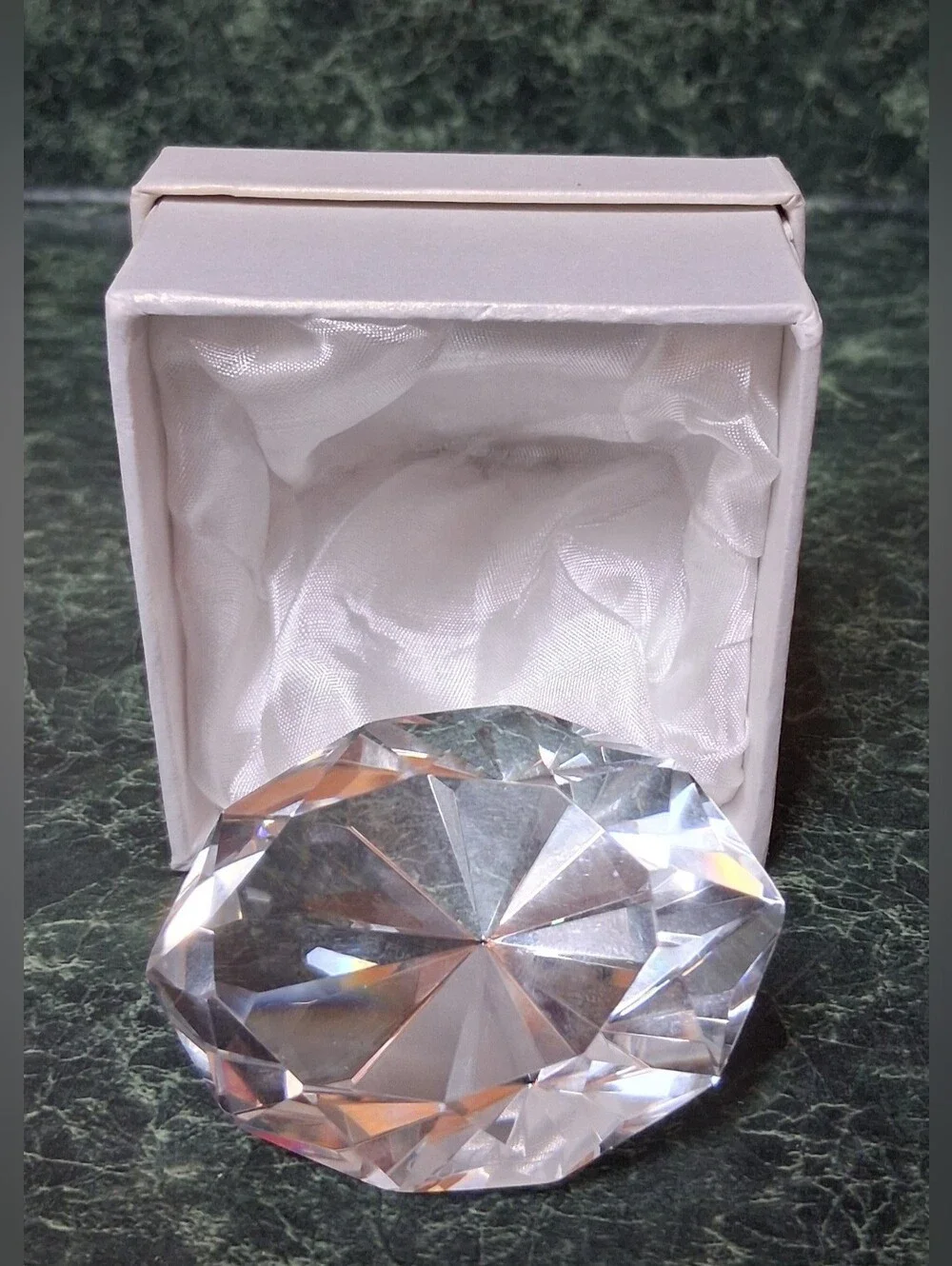 NIB Oleg Cassini Crystal Paperweight Cut Diamond Marquise Clear 2.5” 127551